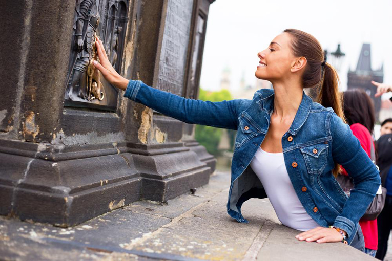 Ngày 01: TP. Hồ Chí Minh - Praha, CH Séc